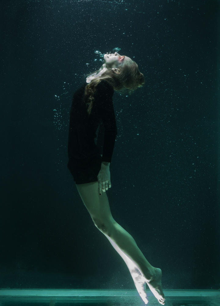 underwater artistic portrait shooting von engin akyurt