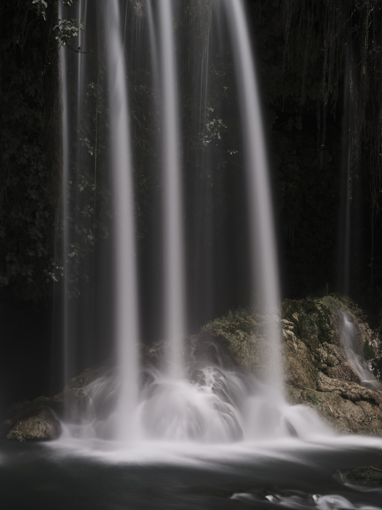 beautiful waterfall in the mountain von engin akyurt