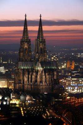 Kölner Dom am Abend von Erich Teister