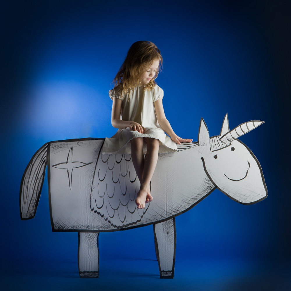 Girl and her unicorn von Eva Miliuniene