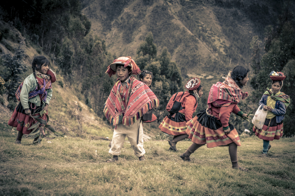 Andean kids von Eyal Alcalay