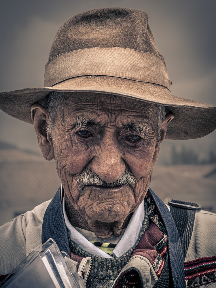 The old man in Peru von Eyal Alcalay