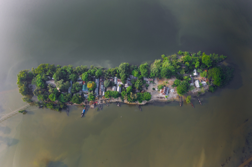 Floating village in Bangladesh von Fahad Ahmed