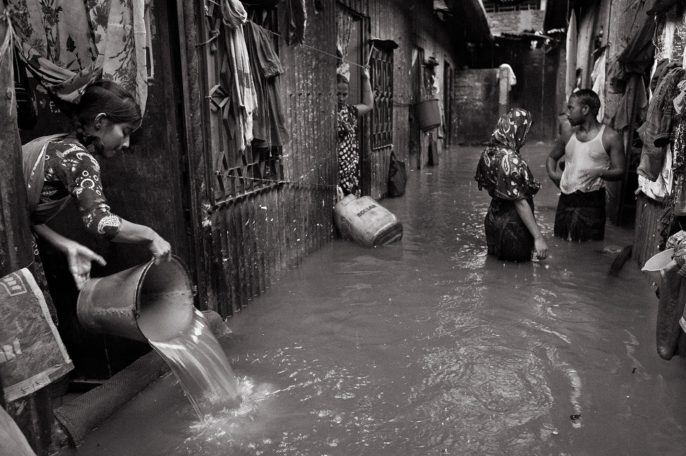 Monsoon at slum von Fahad Bin Solaiman