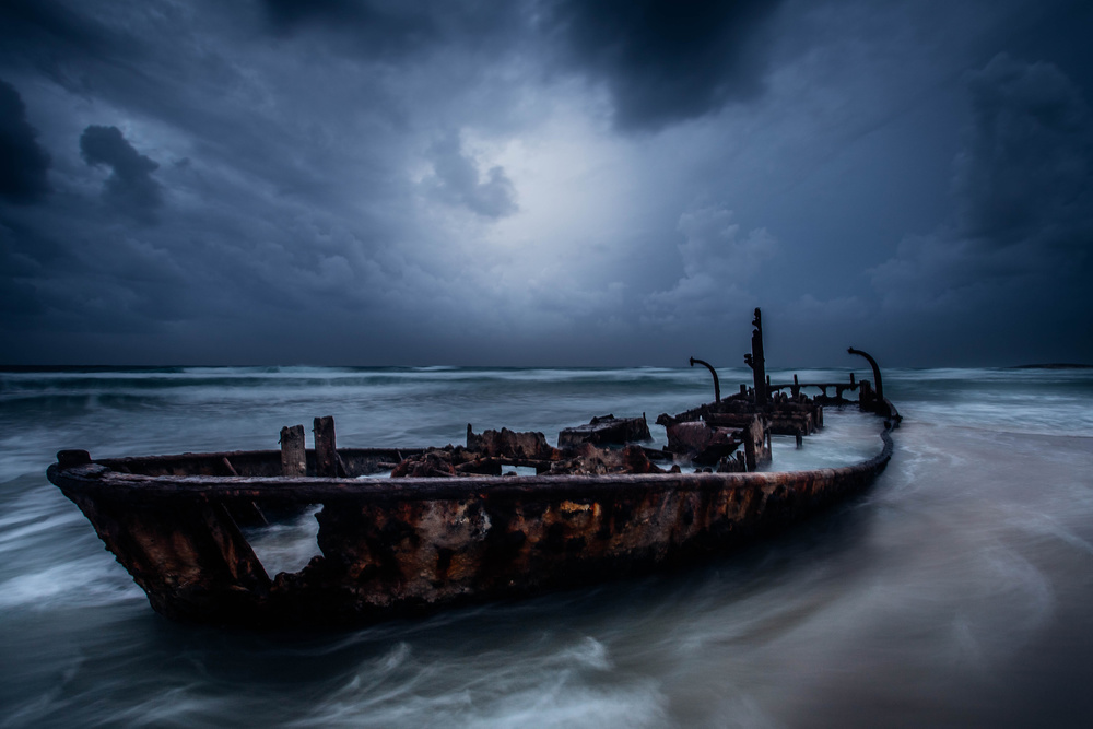 The old ship von Farid Kazamil