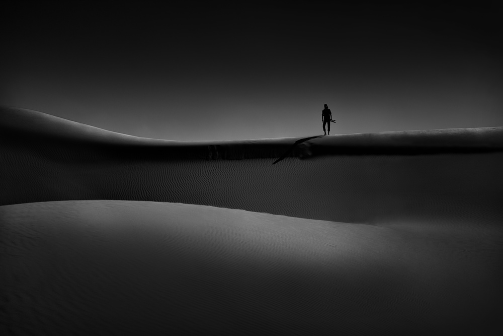 Stand on the edge of light von farshad boroomand