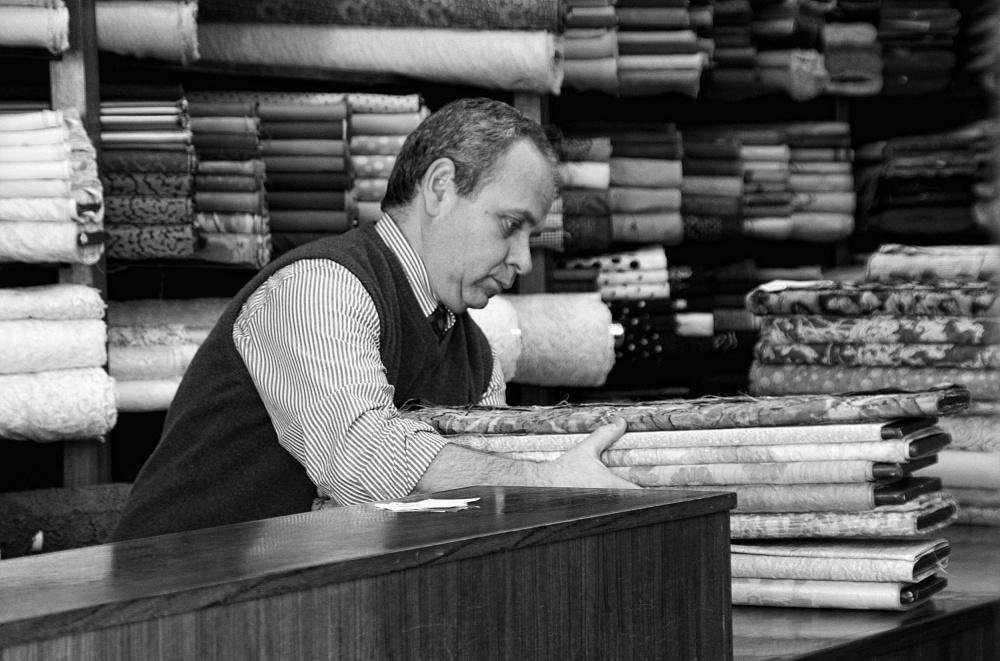 The fabric seller von Fernando Alves