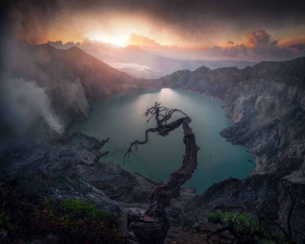 Sunset Ijen Crater von Fikri Muharram