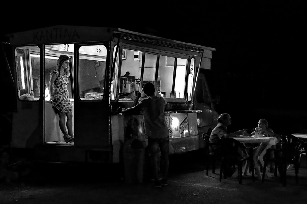 night at the kiosk von francesco martinelli