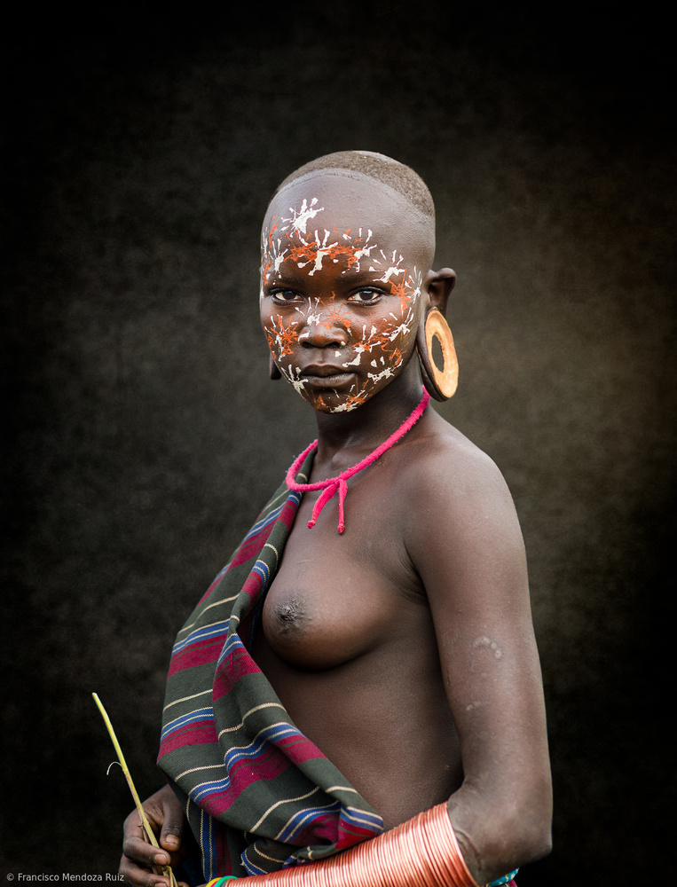 Surma Woman portrait von Francisco Mendoza Ruiz