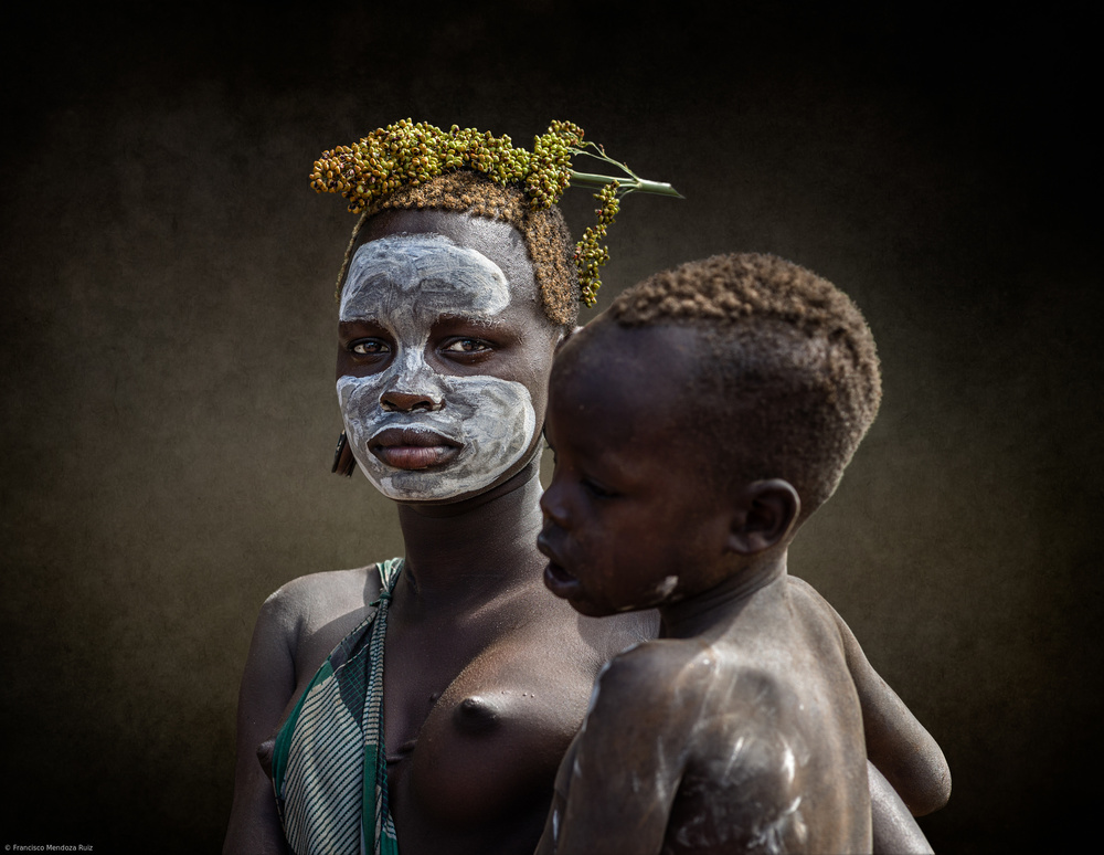 Surma young woman portrait von Francisco Mendoza Ruiz