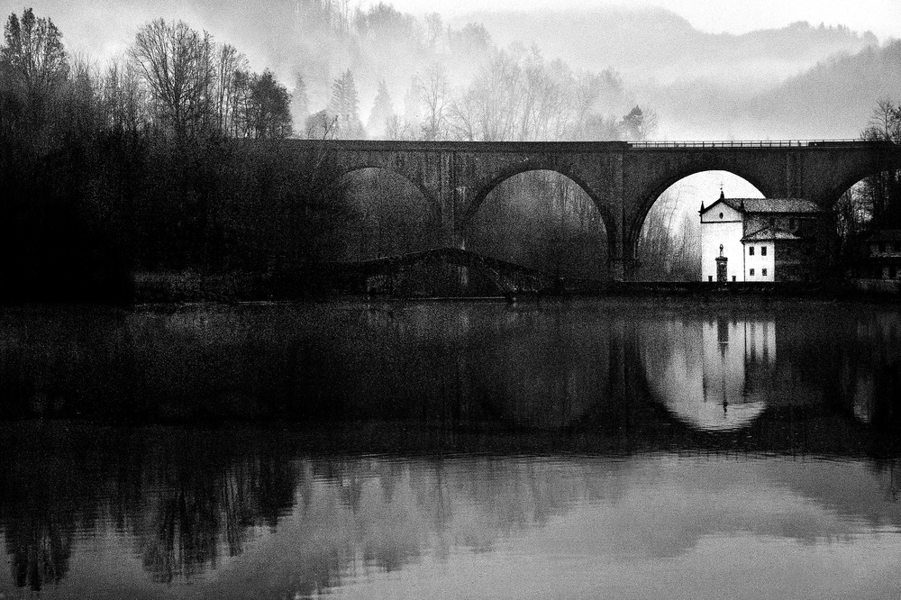 fog on the lake von Franco Maffei