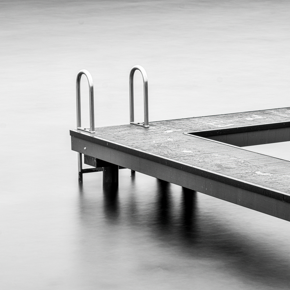 A jetty in a lake von Fred Louwen