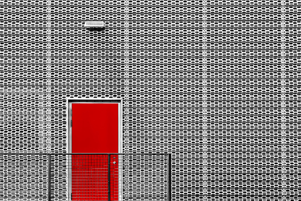 Red Door von Gary E. Karcz