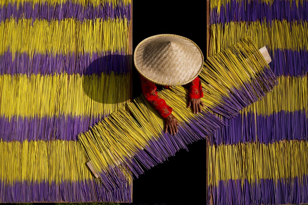 Drying Incenses von Gatot Herliyanto