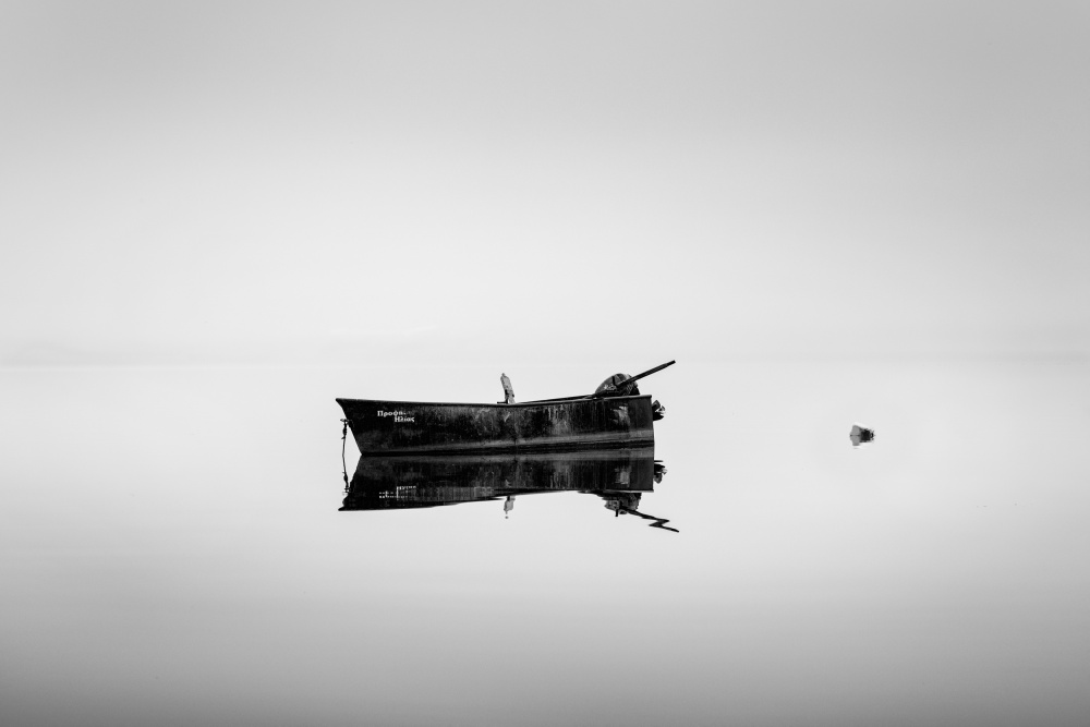 Boat in the Mist von George Digalakis