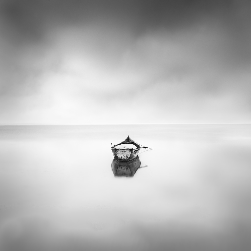 Lonely boat von George Digalakis