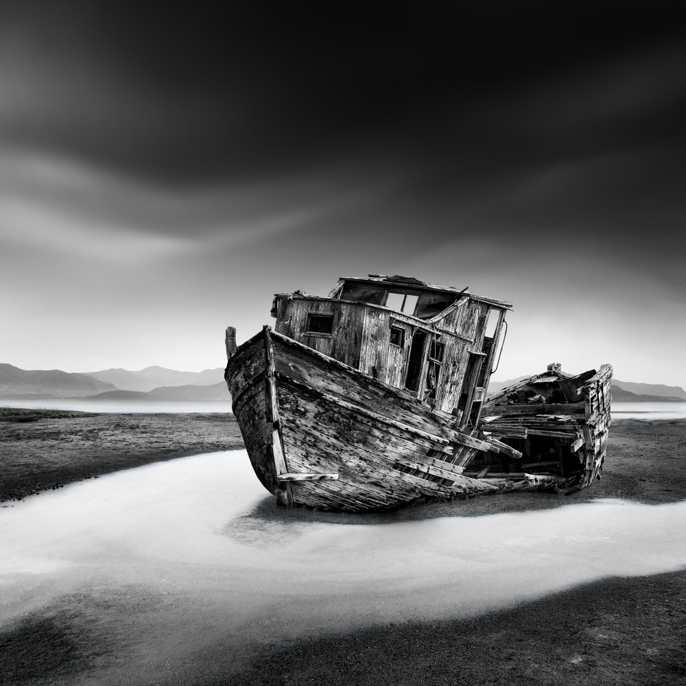 Dangerous Sea von George Digalakis