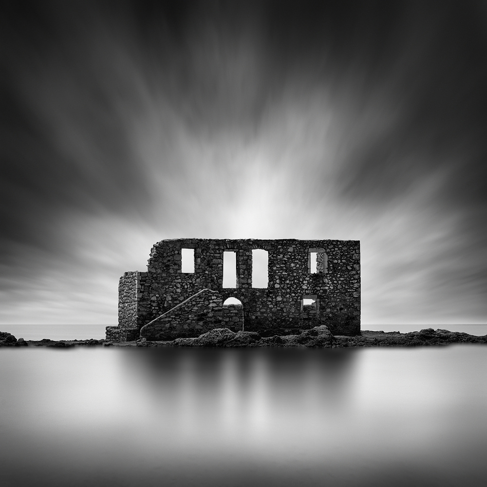 House of Ghosts von George Digalakis