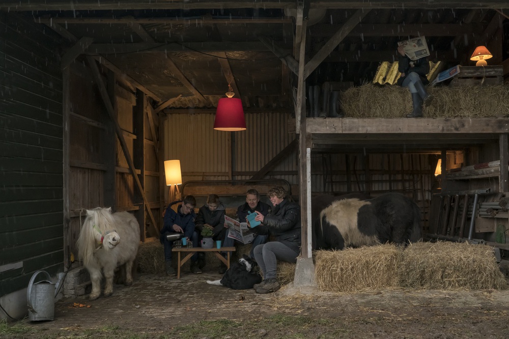 It is dry indoors, and cosy von Gert van den Bosch