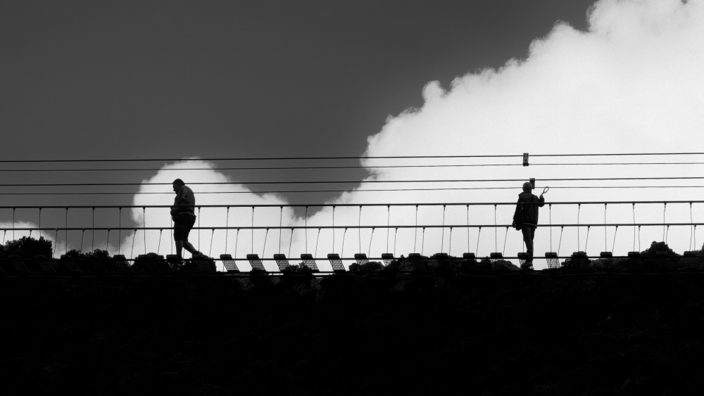 Suspended walk von Gianni Bredice