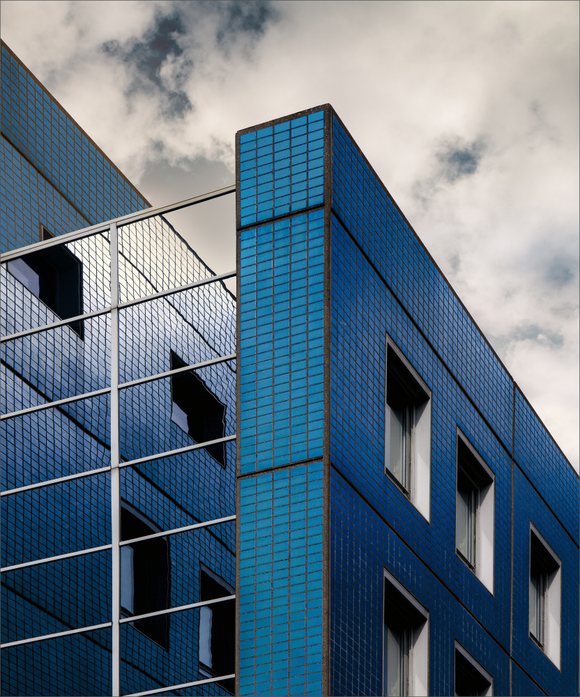 Blue facade von Gilbert Claes