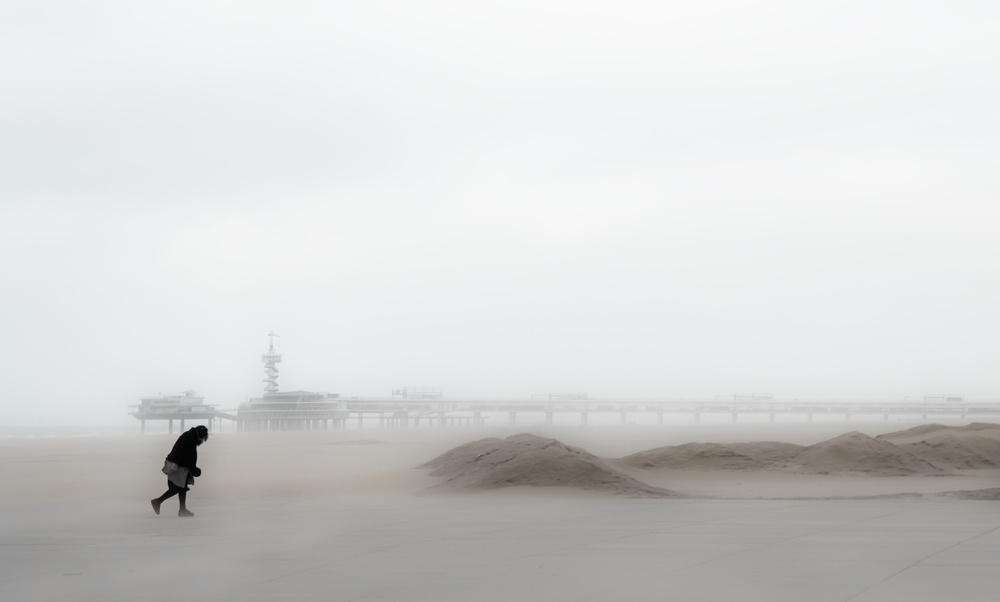 The sand and wind struggle von Gilbert Claes