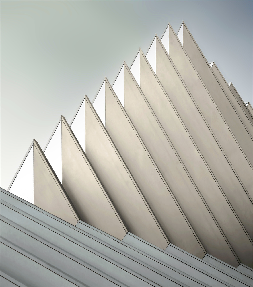 pyramid wall von Gilbert Claes