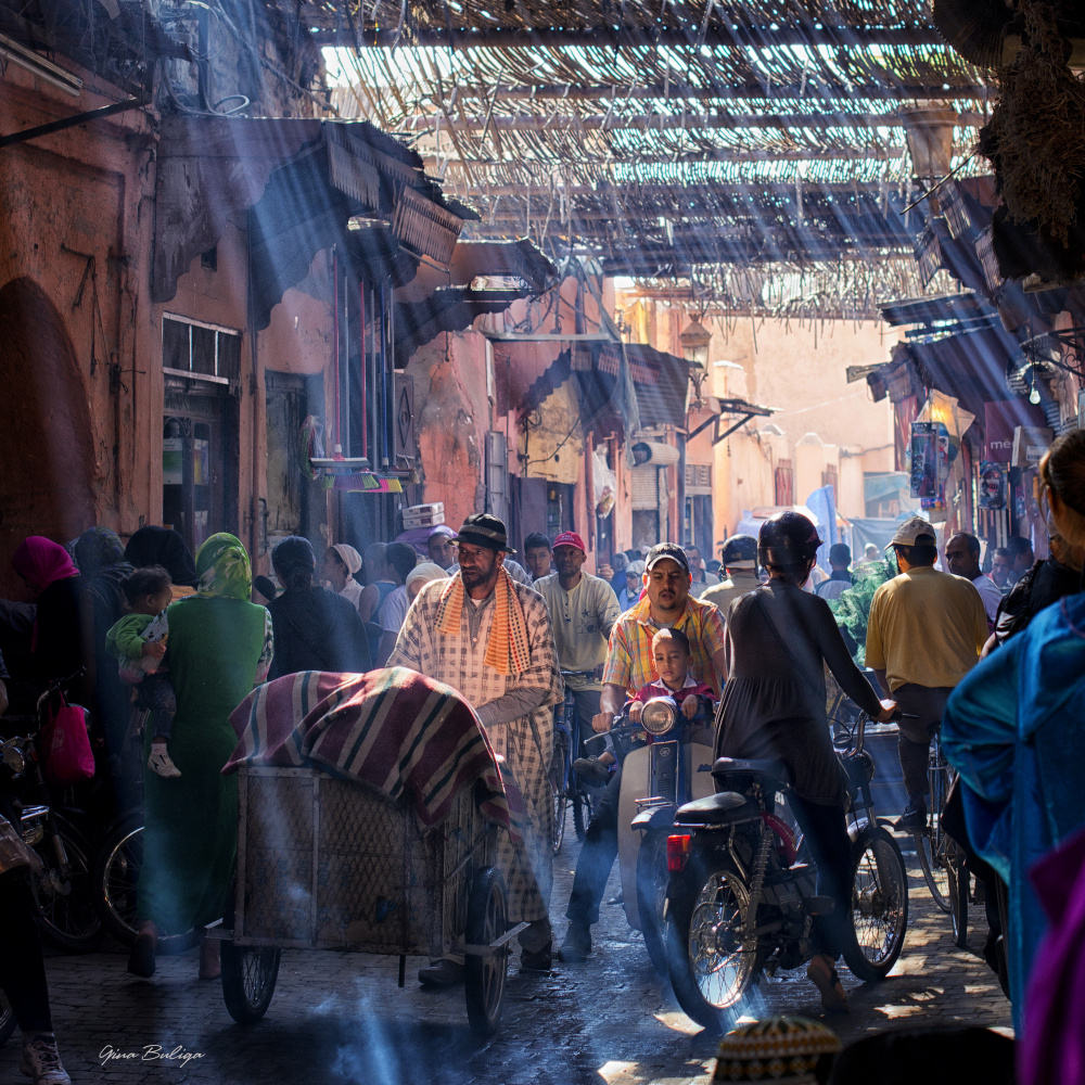 Morocco - the silent of the earth von Gina Buliga