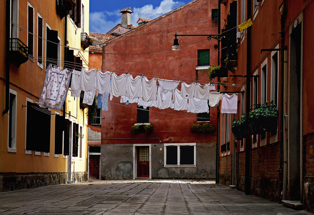 Courtyard in Venice von Giorgio Pizzocaro