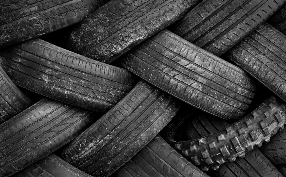 Tires von Giorgio Toniolo