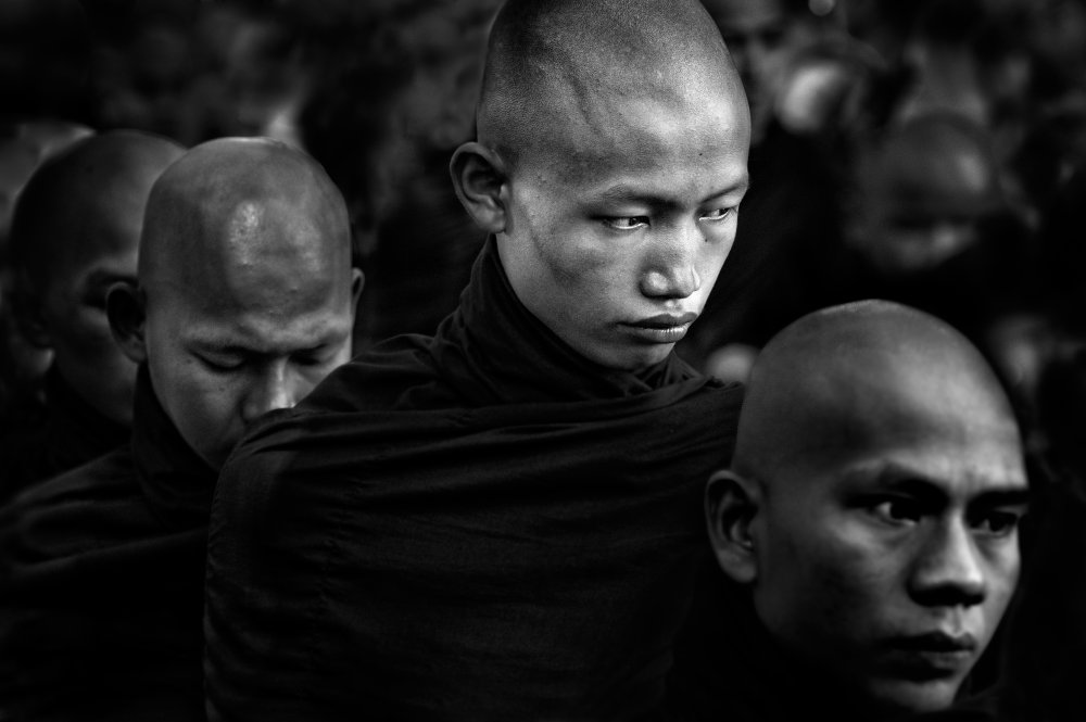 Monks in Mandalay von Giovanni Cavalli