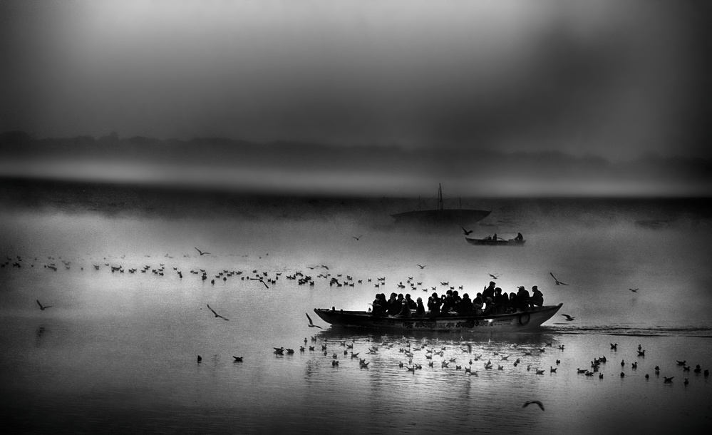 Morning in Varanasi von Giovanni Cavalli