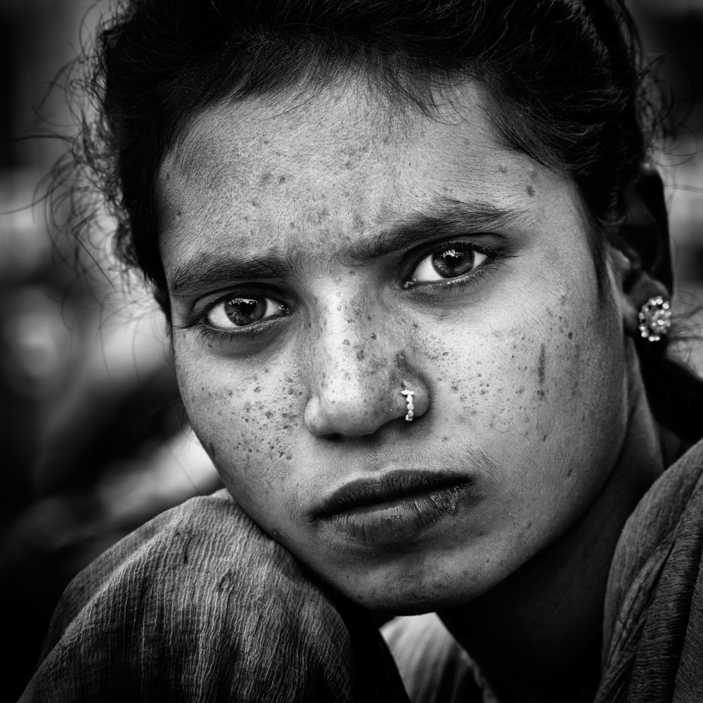 Series of women street portraits: India von Giovanni Cavalli