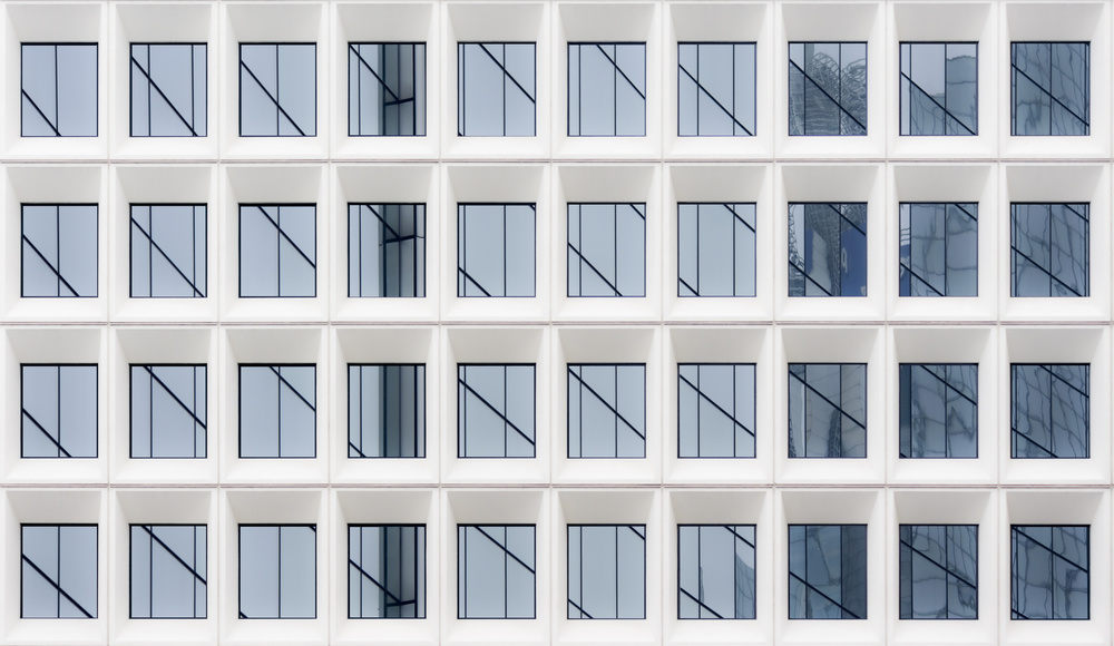 Windows versus diagonals von Greetje Van Son