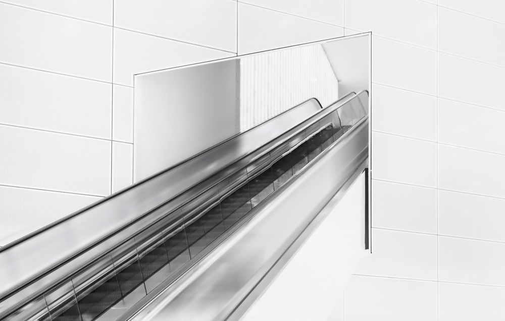 Escalator to the unknown. von Greetje Van Son