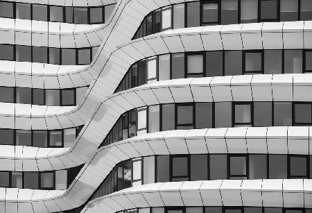 Wavy facade