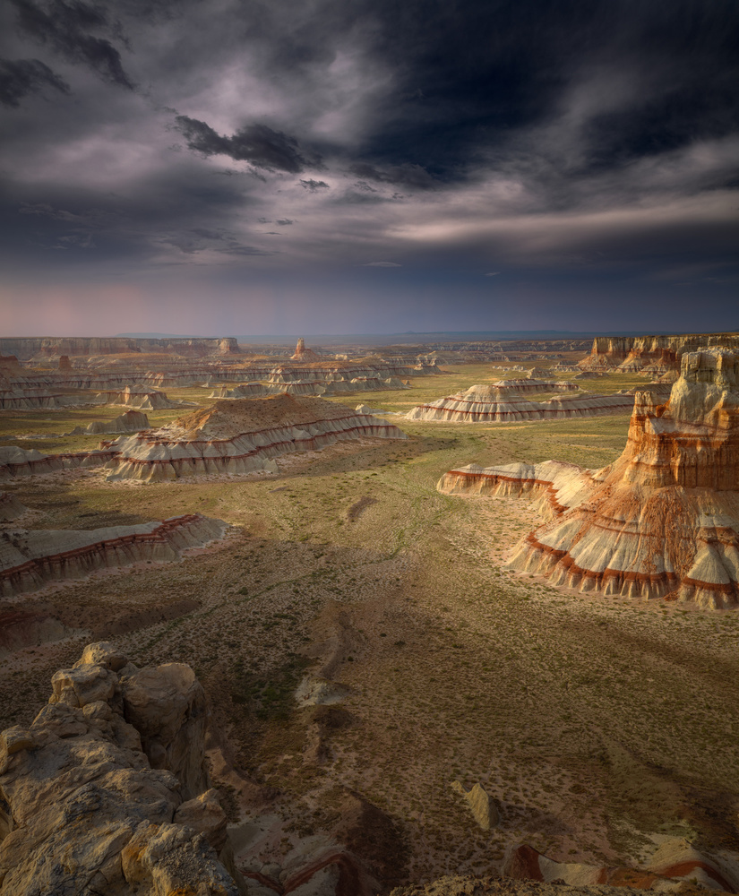 Storm in the distance von Greg Barsh