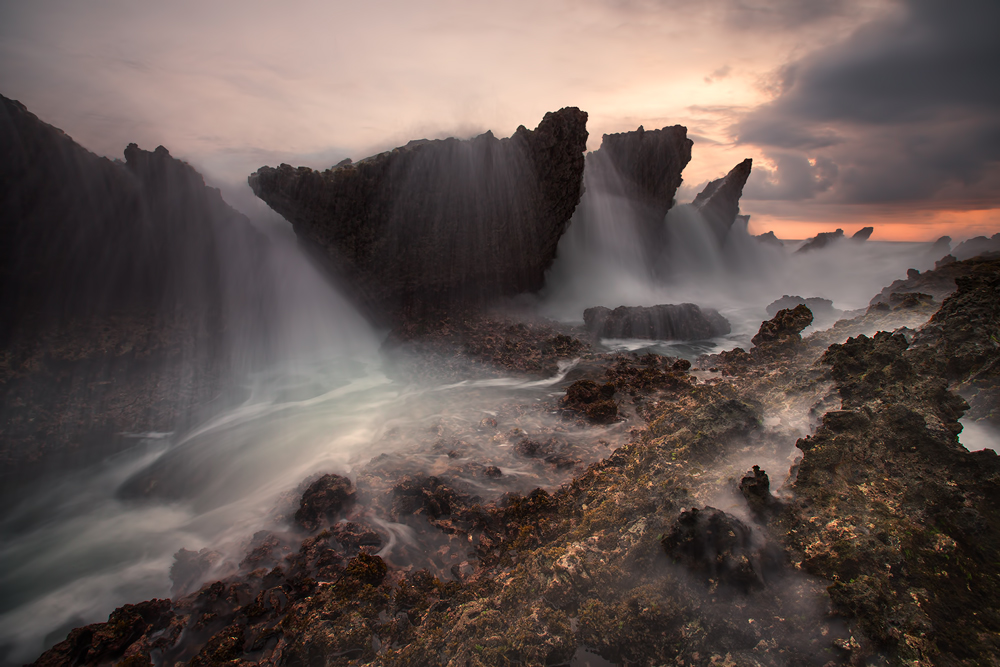 The Guardian of The Sea von Gunarto Song