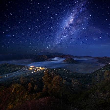 Monster galaxy in the mountains