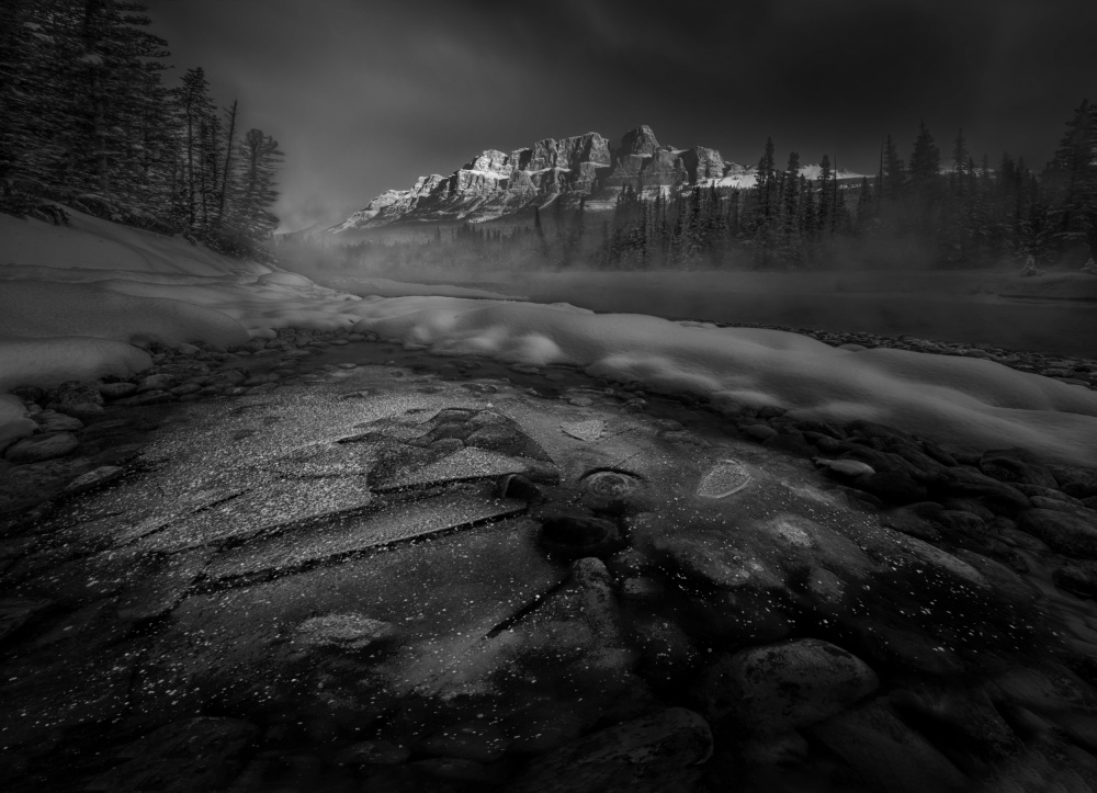 Winter Morning In Castle Mountain von GuoJi