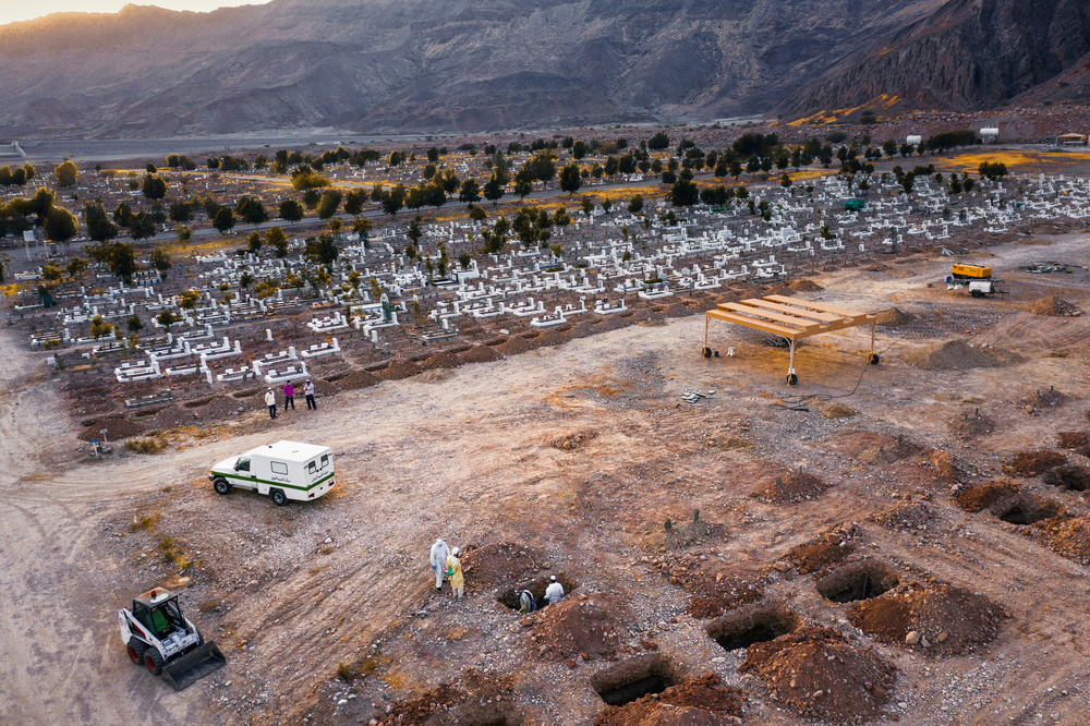 The funeral in the time of Covid 19 von Haitham AL Farsi