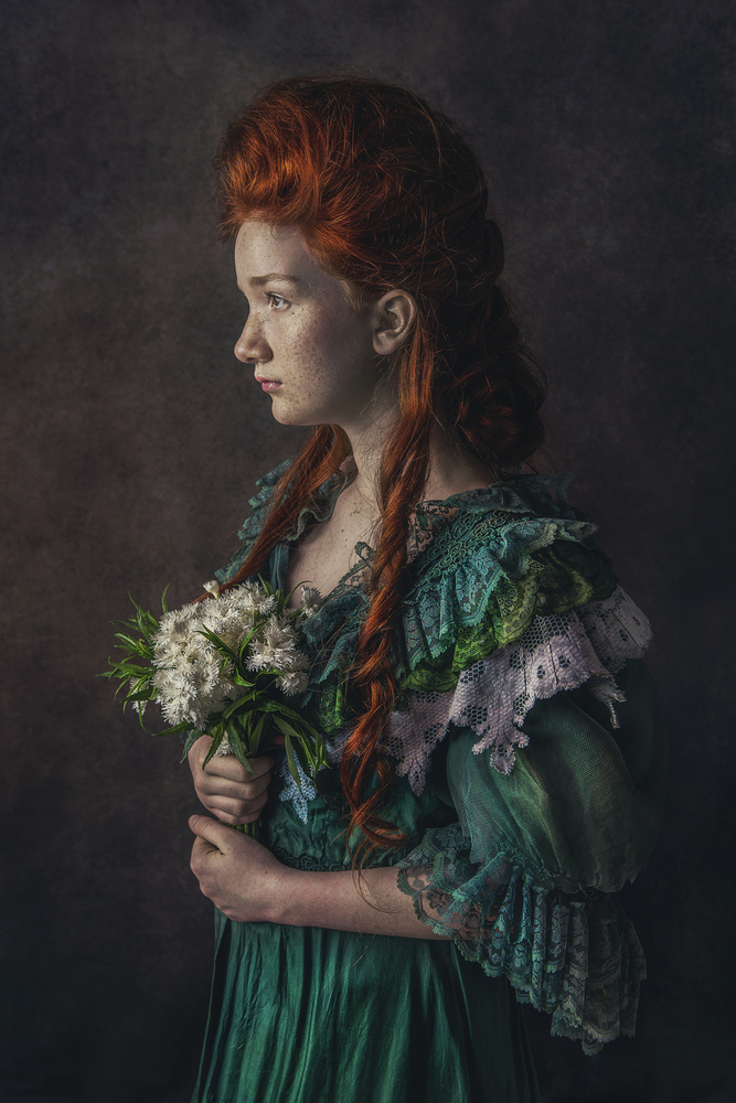 Zuzanna and flowers von Hanna Derecka