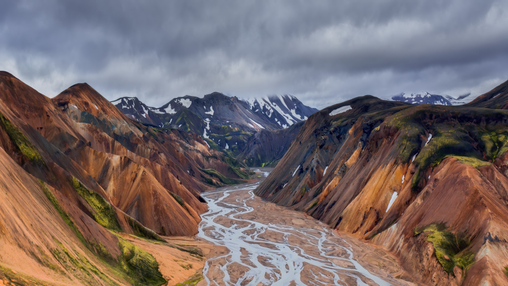 Vibrant Landmannalaugar Valley von Hanping Xiao