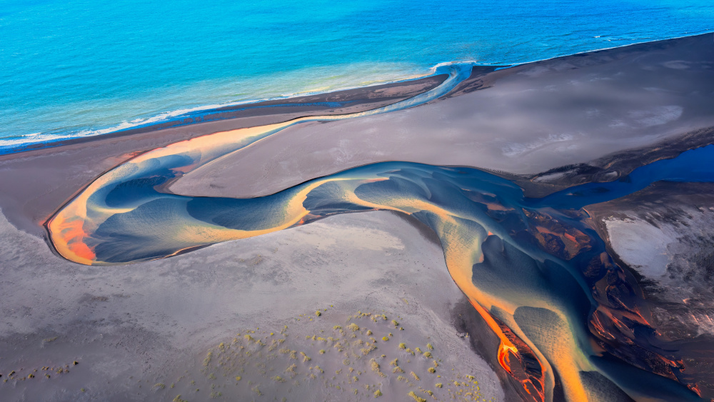 Aerial Serenade of Colorful Creeks Meeting the Sea von Hanping Xiao