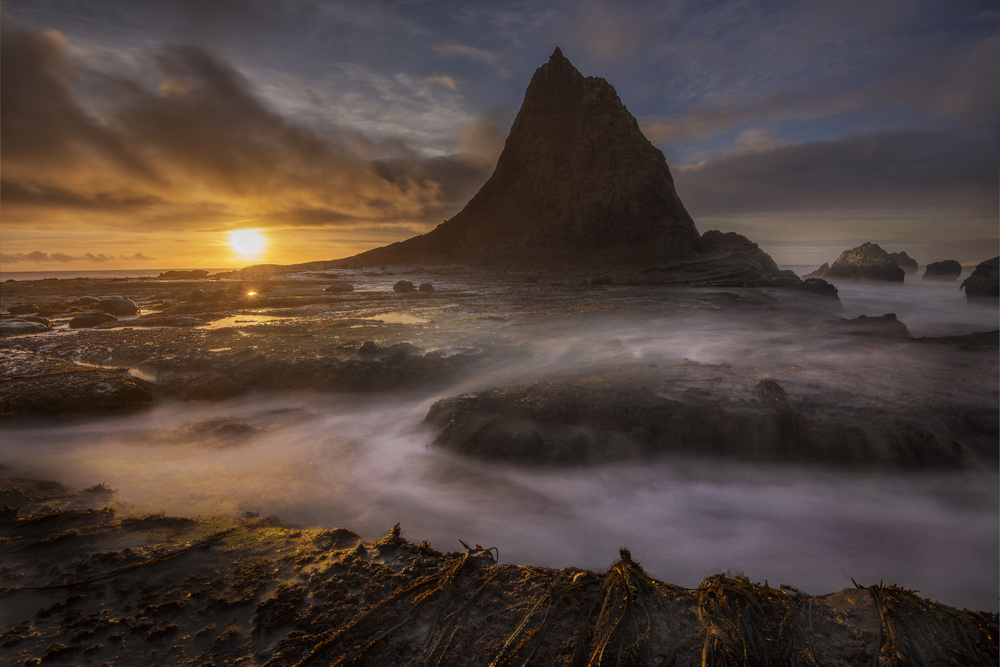 Sunset at Martins Beach after a winter storm von Hao Howard Liu