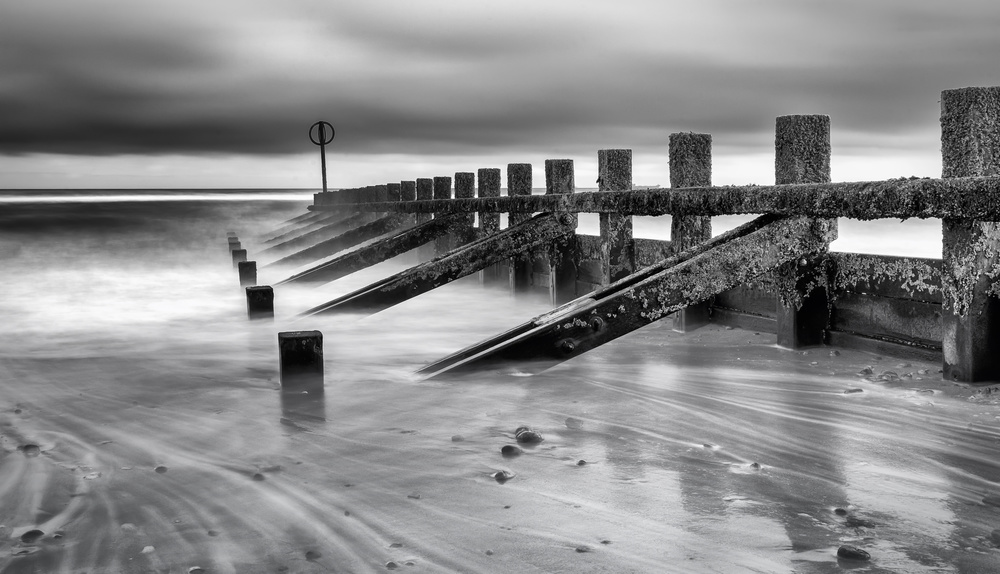 Groynes von Helen Crowley