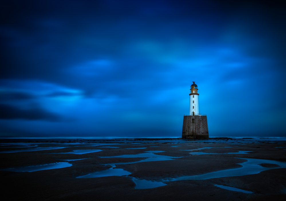 Rattray Head Blue von Helen Crowley