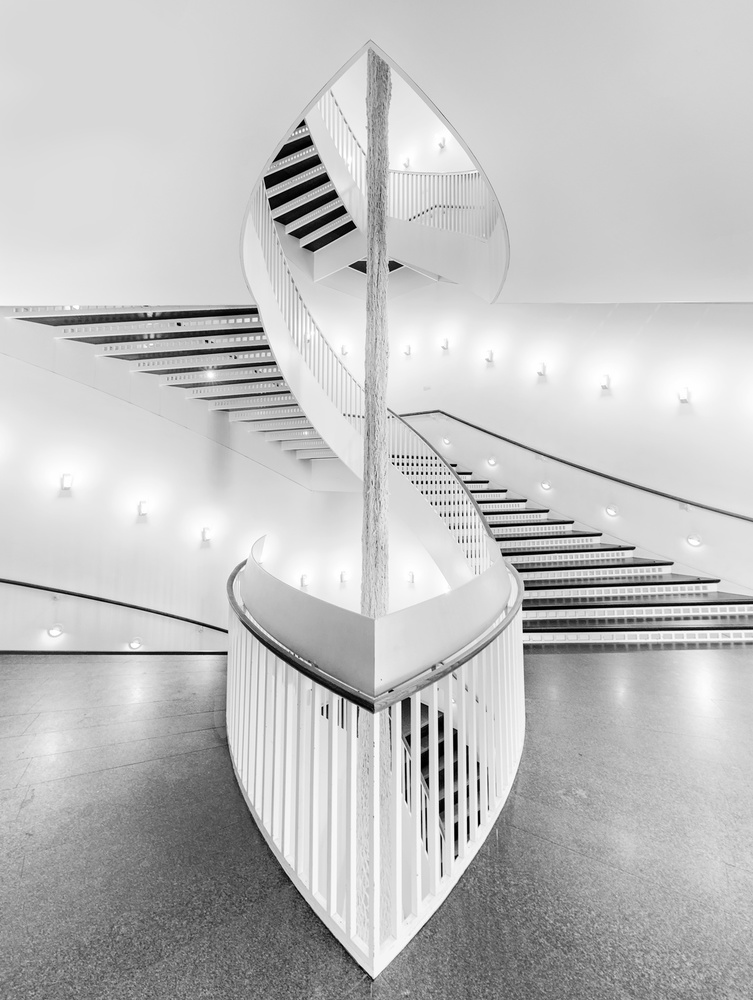 spiral staircase von Henry Zhao