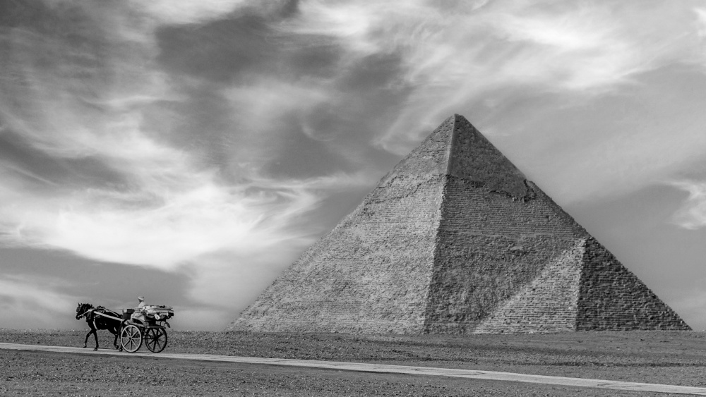 Pyramids von Hesham Ragab